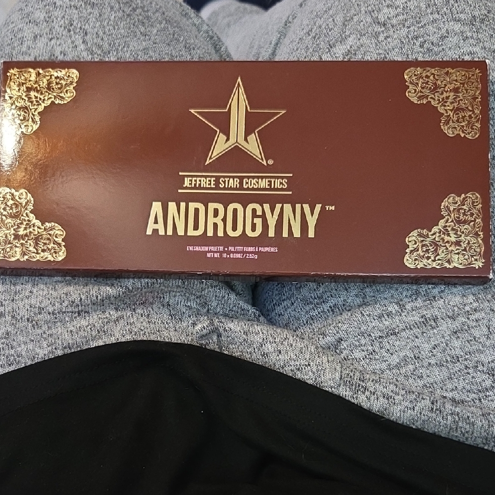 Jeffree Star Androgyny Eyeshadow Palette - Brown & Gold Packaging
